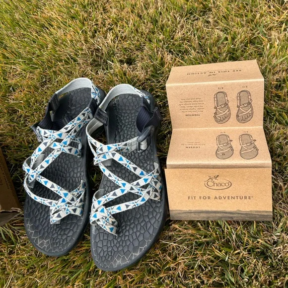Chaco women’s Sandals with Blue and Gray Straps with it’s box - Picture 5 of 10